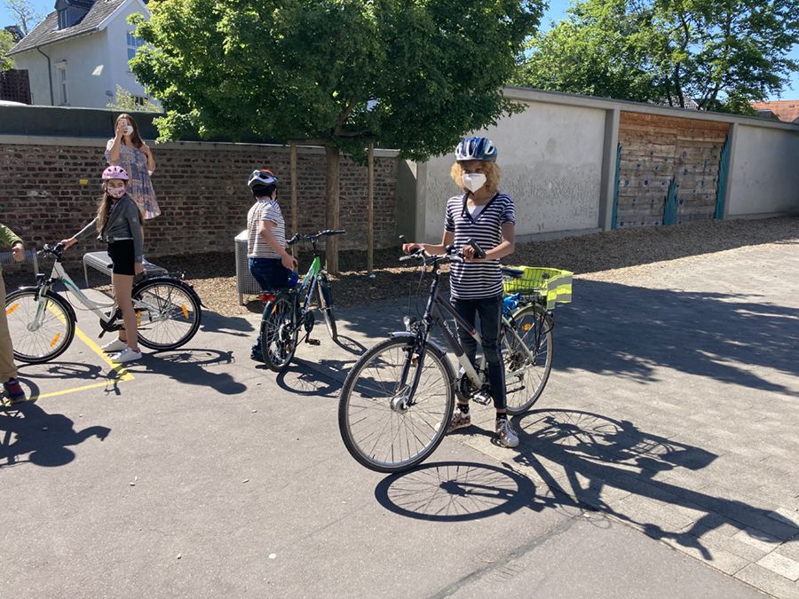 Radfahrtraining bei den Zebras und Erdmännchen - 14