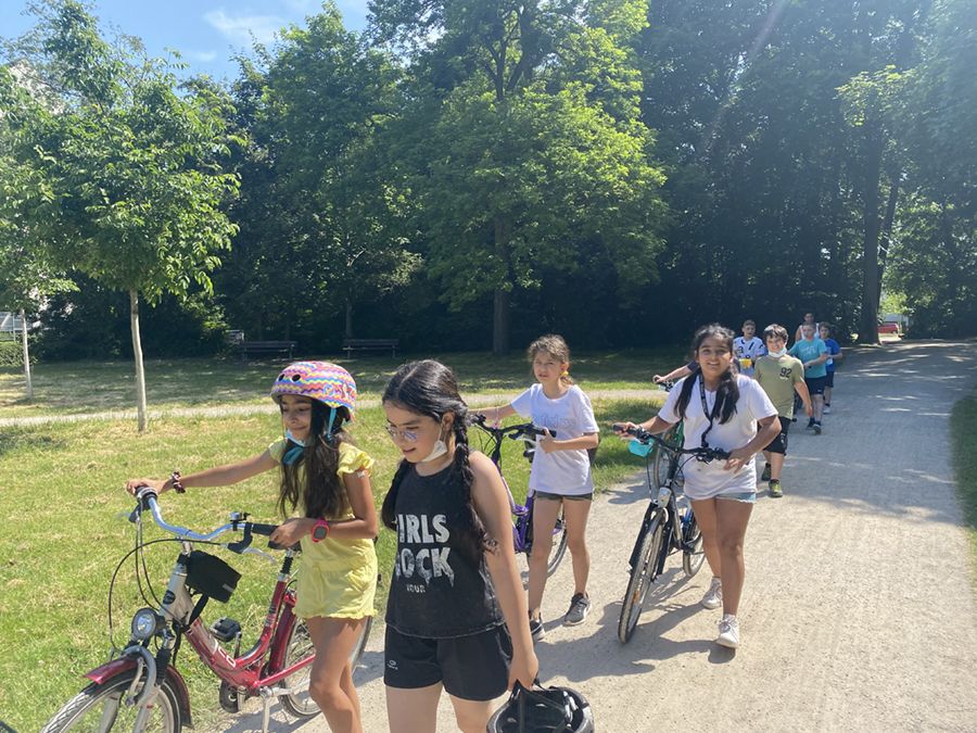 Radfahrtraining bei den Zebras und Erdmännchen - 2