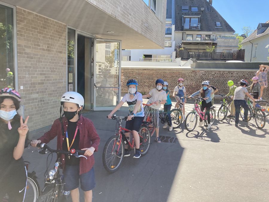 Radfahrtraining bei den Zebras und Erdmännchen - 12